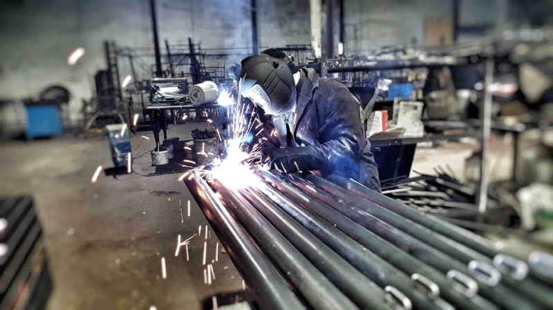 Какие материалы используют при изготовлении уличного спортивного оборудования в Йошкаре-Оле?